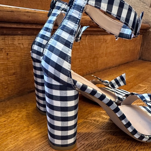 BCBG Faedra 8.5 Navy White Gingham Check Shoes Heels Sandals WORN ONCE! - Picture 2 of 10